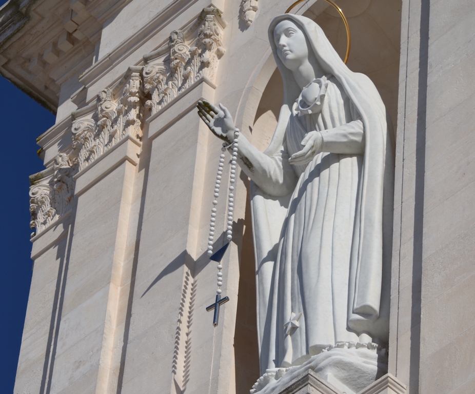 Description des statues de NotreDame du rosaire de Fatima Etoile